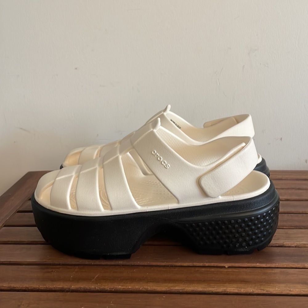 NWT Crocs Stomp Fishermen Sandal Chalk Women Size 8 Men Size 6 - Picture 7 of 11